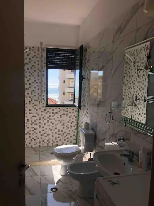 Sea View Deluxe Apartment ドゥラス