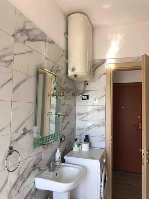 Sea View Deluxe Apartment ドゥラス