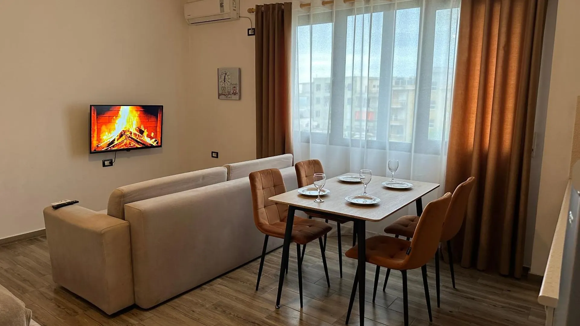 Sea View Deluxe Apartment ドゥラス